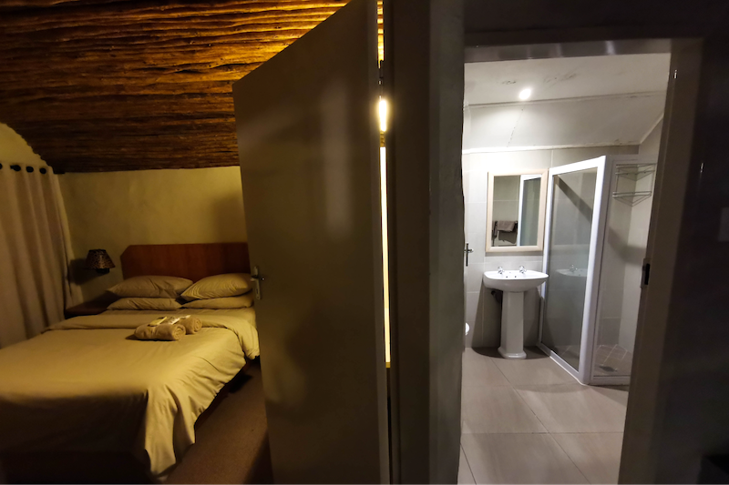 Umuzi Lodge Accommodation 6 Sleeper - Hallway