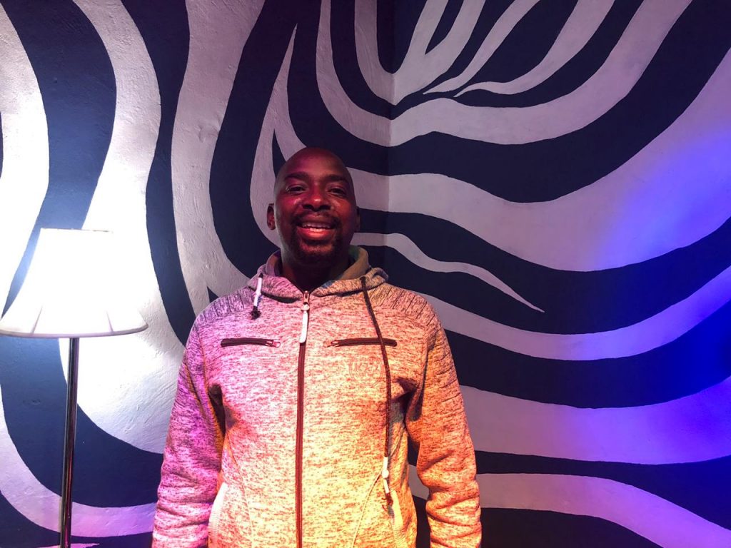 Anele - Zebra Lounge